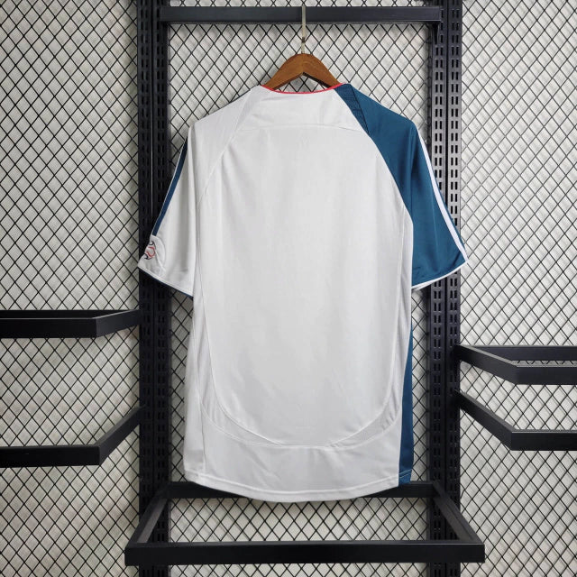 camisa-camiseta-liverpool-adidas-carlsberg-versao-torcedor-masculina-06-08-away-fora-ii-secundaria-2-vermelho-vermelha-branca-branco-amarelo-amarela-azul-retro_2