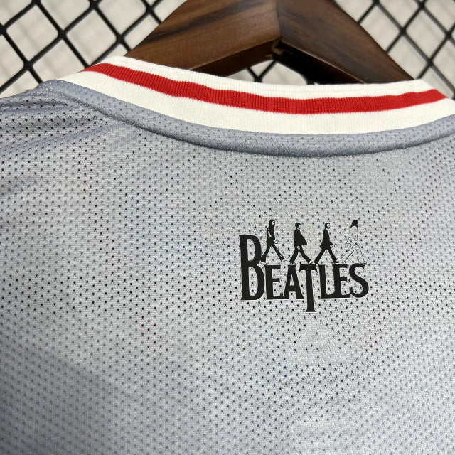 camisa-camiseta-liverpool-adidas-carlsberg-versao-torcedor-masculina-24-25-edicao-especial-the-beatles-branca-branco-vermelha-vermelho_3