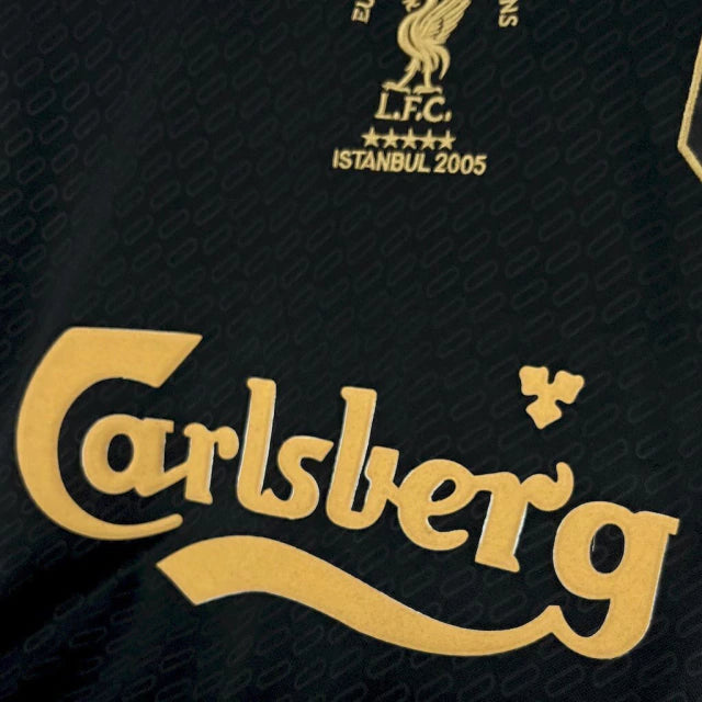 camisa-camiseta-liverpool-adidas-carlsberg-versao-torcedor-masculina-25-26-comemorativa-20-anos-de-istambul-preta-preto-dourada-dourado_4