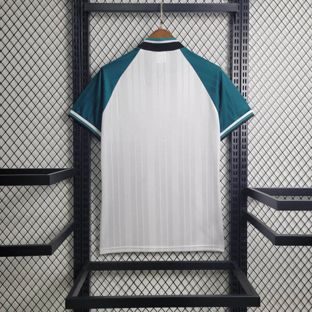 camisa-camiseta-liverpool-adidas-carlsberg-versao-torcedor-masculina-93-95-away-fora-ii-secundaria-2-vermelho-vermelha-branca-branco-amarelo-amarela-retro-azul-ciano-preta-preto_1_85b2e228-8325-4f08-956c-1afcbdd86feb