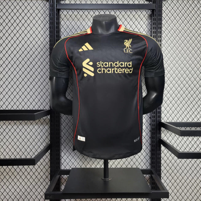 camisa-camiseta-liverpool-adidas-standard-chartered-versao-jogador-masculina-25-26-edicao-especial-preta-preto-branca-branco-vermelha-vermelho-dourado-dourada_1