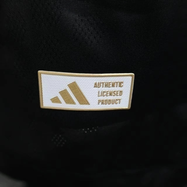 camisa-camiseta-liverpool-adidas-standard-chartered-versao-jogador-masculina-25-26-edicao-especial-preta-preto-branca-branco-vermelha-vermelho-dourado-dourada_4