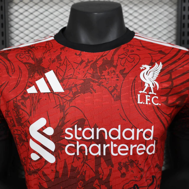 camisa-camiseta-liverpool-adidas-standard-chartered-versao-jogador-masculina-25-26-edicao-especial-preta-preto-branca-branco-vermelha-vermelho_5_4df5a401-1ed1-46e2-a3de-0e8ff13a6e85