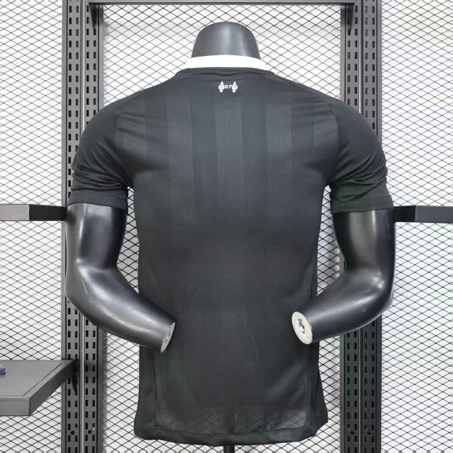 camisa-camiseta-liverpool-adidas-standard-chartered-versao-jogador-masculina-25-26-goleiro-preta-preto-branca-branco_2