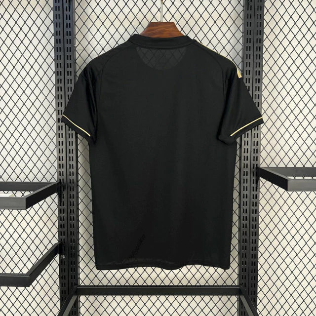 camisa-camiseta-liverpool-adidas-standard-chartered-versao-torcedor-masculina-25-26-edicao-especial-preta-preto-branca-branco-dourada-dourado_2