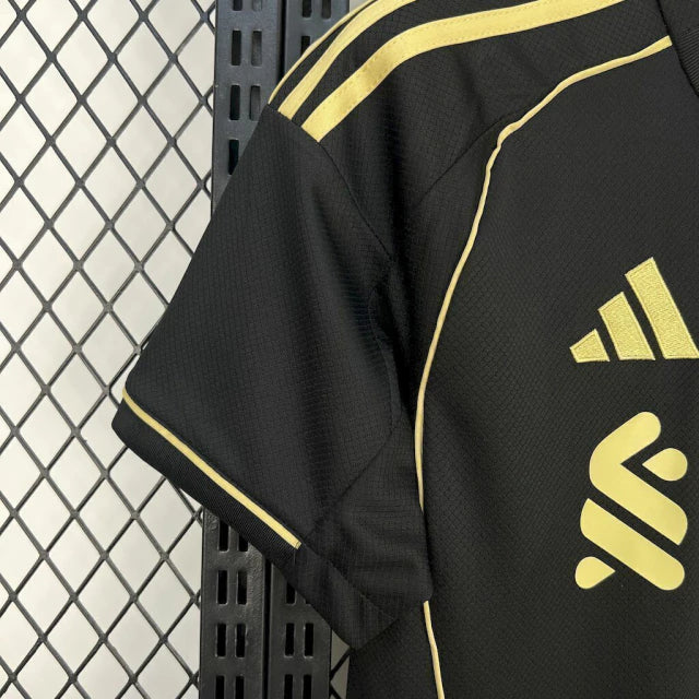 camisa-camiseta-liverpool-adidas-standard-chartered-versao-torcedor-masculina-25-26-edicao-especial-preta-preto-branca-branco-dourada-dourado_3