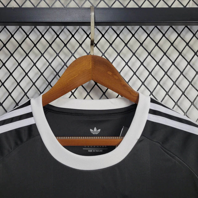 camisa-camiseta-liverpool-adidas-standard-chartered-versao-torcedor-masculina-25-26-goleiro-preta-preto-branca-branco_6