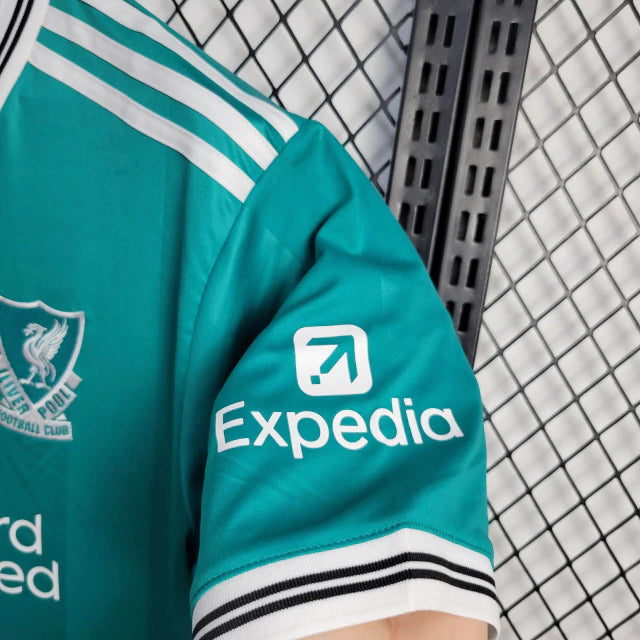 camisa-camiseta-liverpool-adidas-standard-chartered-versao-torcedor-masculina-25-26-terceira-third-away-fora-iii-3-branca-branco-vermelha-vermelho-salah-azul_6