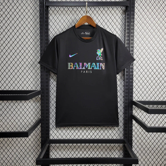 camisa-camiseta-liverpool-nike-standard-chartered-versao-torcedor-masculina-23-24-edicao-especial-balmain-paris-preta-preto-branca-branco-vermelha-vermelho-refletiva_1