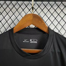 camisa-camiseta-liverpool-nike-standard-chartered-versao-torcedor-masculina-23-24-edicao-especial-balmain-paris-preta-preto-branca-branco-vermelha-vermelho-refletiva_5