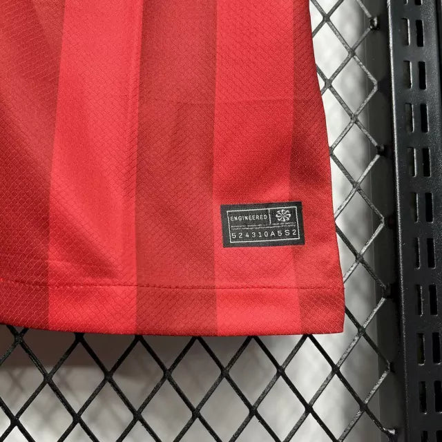 camisa-camiseta-liverpool-nike-standard-chartered-versao-torcedor-masculina-24-25-edicao-especial-preta-preto-branca-branco-vermelha-vermelho_3