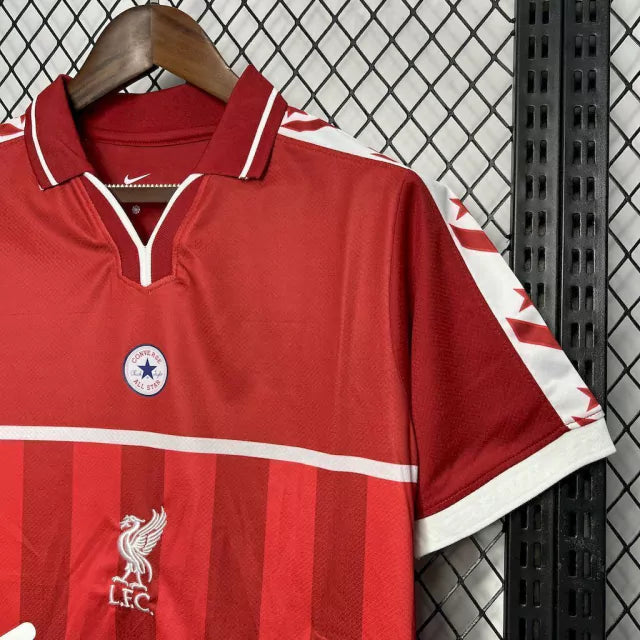 camisa-camiseta-liverpool-nike-standard-chartered-versao-torcedor-masculina-24-25-edicao-especial-preta-preto-branca-branco-vermelha-vermelho_4