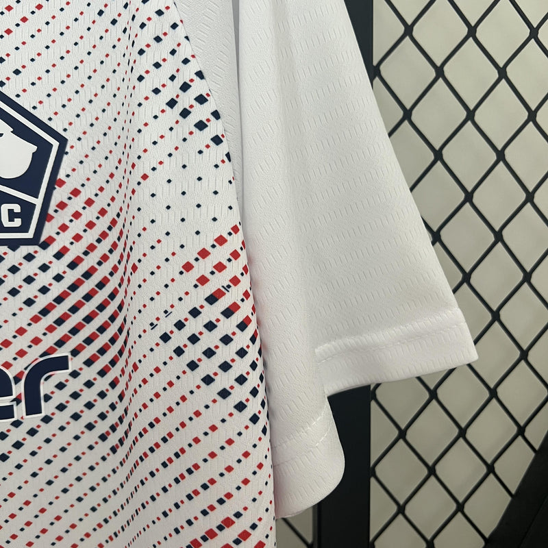 camisa-camiseta-losc-lille-nb-new-balance-boulanger-b-versao-versao-torcedor-masculina-24-25-away-fora-ii-secundaria-2-vermelha-vermelho-branca-branco-azul_3