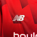 camisa-camiseta-losc-lille-new-balance-nb-boulanger-versao-torcedor-masculina-25-26-home-casa-i-principal-1-vermelha-vermelho-branca-branco_3