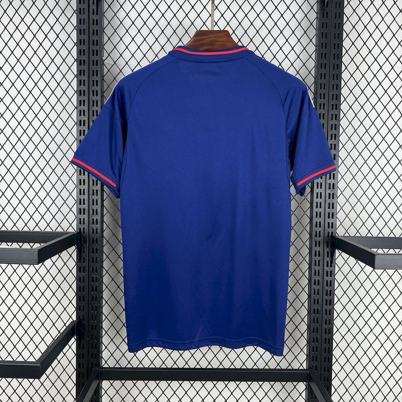 camisa-camiseta-lyon-olympique-lyonnais-adidas-emirates-fly-better-versao-torcedor-masculina-25-26-away-fora-ii-secundaria-2-vermelha-vermelho-branca-branco-azul_2