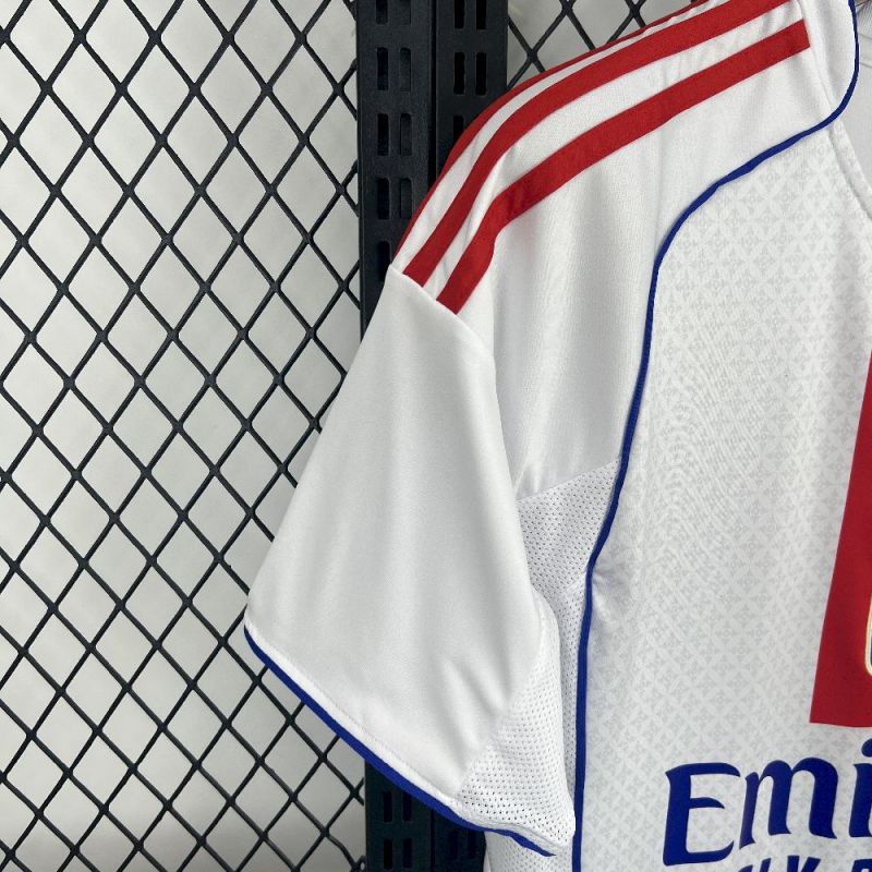 camisa-camiseta-lyon-olympique-lyonnais-adidas-emirates-fly-better-versao-torcedor-masculina-25-26-home-casa-i-principal-1-vermelha-vermelho-branca-branco-azul_4