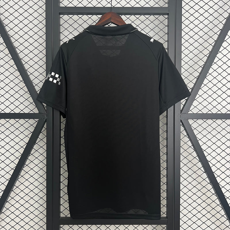 camisa-camiseta-manchester-city-puma-etihad-airways-versao-torcedor-masculina-25-26-away-fora-ii-secundaria-2-azul-branca-branco-preta-preto_11