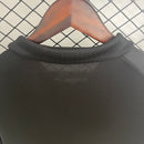 camisa-camiseta-manchester-city-puma-etihad-airways-versao-torcedor-masculina-25-26-away-fora-ii-secundaria-2-azul-branca-branco-preta-preto_12