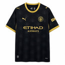 camisa-camiseta-manchester-city-puma-etihad-airways-versao-torcedor-masculina-26-27-away-fora-ii-secundaria-2-dourado-dourada-azul-preta-preto_1_5d7e4b5d-439e-45f8-98f6-ee5a78c46057