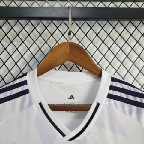 camisa-camiseta-manchester-united-adidas-snapdragon-versao-torcedor-masculina-25-26-away-fora-ii-secundaria-2-roxa-roxo-lilas-branca-branco-preta-preto_6