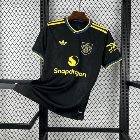 camisa-camiseta-manchester-united-adidas-snapdragon-versao-torcedor-masculina-25-26-third-away-fora-iii-terceira-3-amarela-amarelo-azul-branca-branco-preta-preto_1