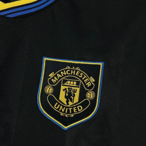 camisa-camiseta-manchester-united-adidas-snapdragon-versao-torcedor-masculina-25-26-third-away-fora-iii-terceira-3-amarela-amarelo-azul-branca-branco-preta-preto_4