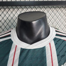 camisa-camiseta-manchester-united-adidas-team-viewer-versao-versao-jogador-masculina-23-24-away-fora-ii-secundaria-2-vermelha-preta-vermelho-preto-branca-branco_3