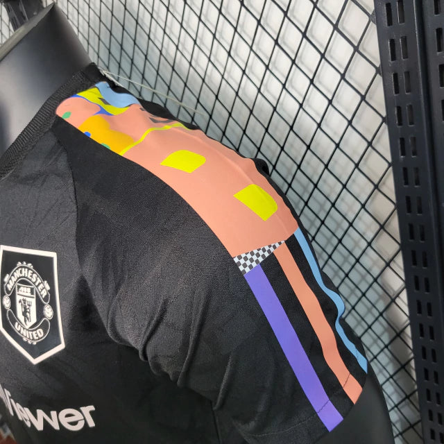 camisa-camiseta-manchester-united-adidas-team-viewer-versao-versao-jogador-masculina-23-24-edicao-edicao-especial-preta-preto-branca-branco-colorida_2