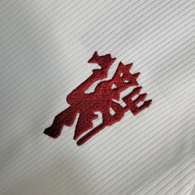 camisa-camiseta-manchester-united-adidas-team-viewer-versao-versao-torcedor-conjunto-infantil-shorts-23-24-third-away-fora-iii-terceira-3-vermelha-preta-vermelho-preto-branca-branco_3