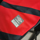 camisa-camiseta-manga-longa-cap-athletico-paranaense-umbro-esportes-da-sorte-versao-versao-torcedor-masculina-23-24-away-fora-ii-secundaria-2-vermelha-preta-vermelho-preto_2