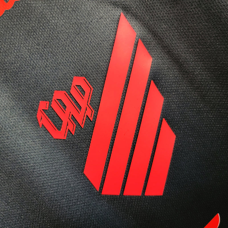 camisa-camiseta-manga-longa-cap-athletico-paranaense-umbro-esportes-da-sorte-versao-versao-torcedor-masculina-23-24-away-fora-ii-secundaria-2-vermelha-preta-vermelho-preto_3