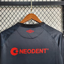 camisa-camiseta-manga-longa-cap-athletico-paranaense-umbro-esportes-da-sorte-versao-versao-torcedor-masculina-23-24-away-fora-ii-secundaria-2-vermelha-preta-vermelho-preto_6