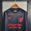 camisa-camiseta-manga-longa-cap-athletico-paranaense-umbro-esportes-da-sorte-versao-versao-torcedor-masculina-23-24-away-fora-ii-secundaria-2-vermelha-preta-vermelho-preto_8
