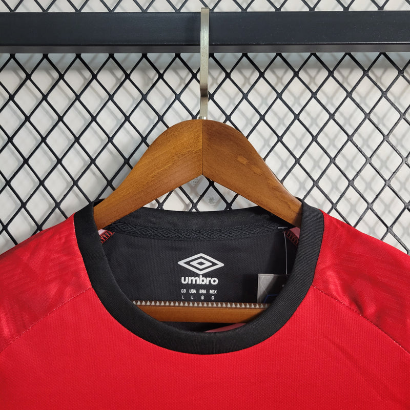 camisa-camiseta-manga-longa-cap-athletico-paranaense-umbro-esportes-da-sorte-versao-versao-torcedor-masculina-23-24-home-casa-i-principal-1-vermelha-preta-vermelho-preto_4