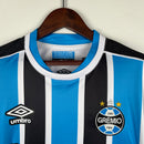 camisa-camiseta-manga-longa-gremio-gremio-banrisul-umbro-versao-versao-torcedor-masculina-23-24-home-casa-i-principal-1-azul-preto-preta-branca-branco_6