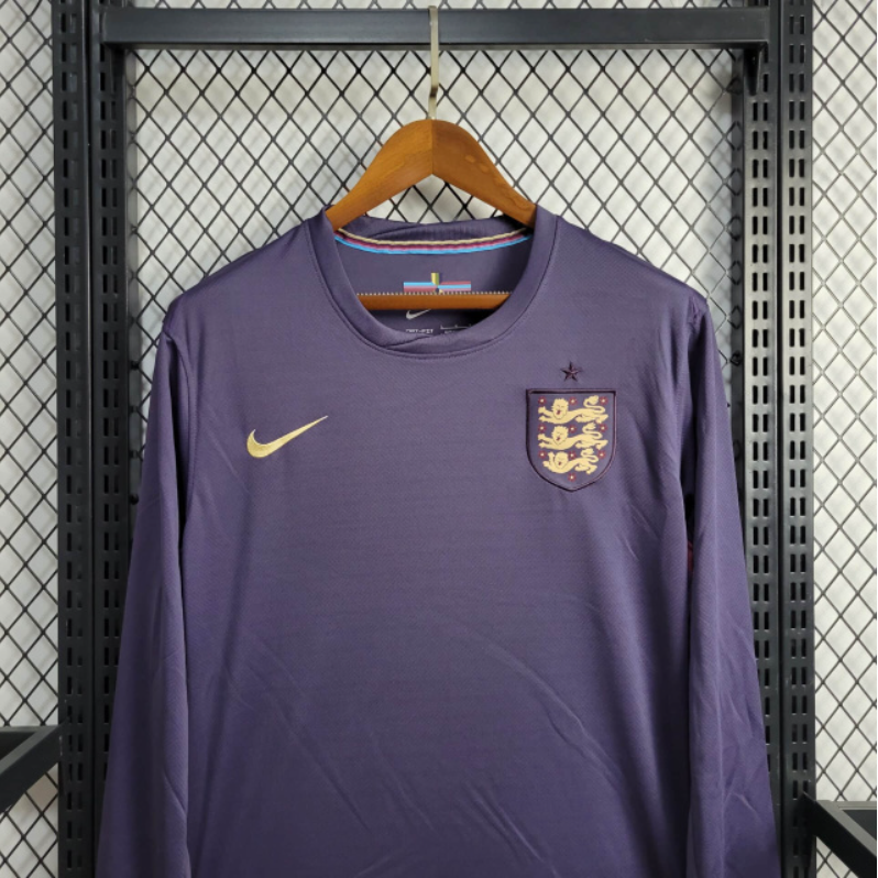 camisa-camiseta-manga-longa-inglaterra-nike-selecao-selecao-inglesa-versao-versao-torcedor-masculina-24-25-away-fora-ii-secundaria-2-bellingham-jude-harry-kane-branco-branca-azul-roxa_bfc5ac6f-25cf-4dfb-9de5-fde12cbca243