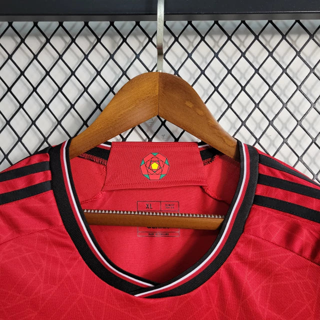 camisa-camiseta-manga-longa-manchester-united-adidas-team-viewer-versao-versao-torcedor-masculina-23-24-home-casa-i-principal-1-vermelha-preta-vermelho-preto_2