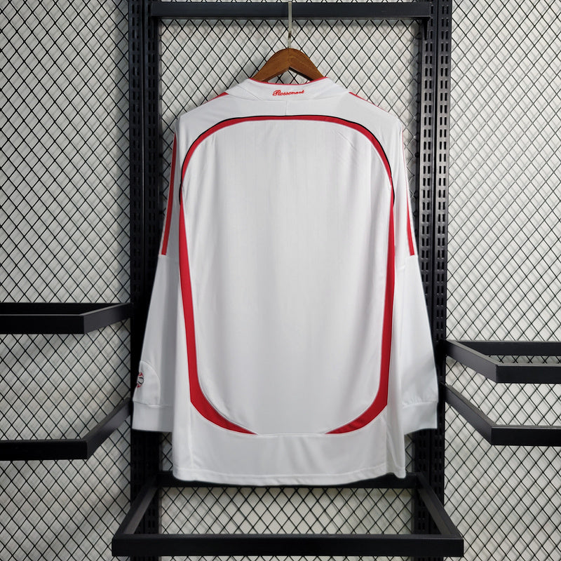 camisa-camiseta-manga-longa-milan-adidas-bwin-retro-retro-versao-versao-torcedor-masculina-06-07-away-fora-ii-secundaria-2-kaka-kaka-22-vermelha-preta-branca-vermelho-preto-branco_3