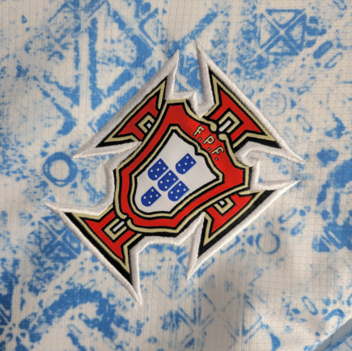 camisa-camiseta-manga-longa-portugal-selecao-selecao-nike-portuguesa-versao-versao-torcedor-masculina-24-25-away-fora-ii-secundaria-2-cr7-cristiano-ronaldo-branca-branco-vermelha-verm_9f509631-a0a2-4b26-9566-3be2d0b77e9d