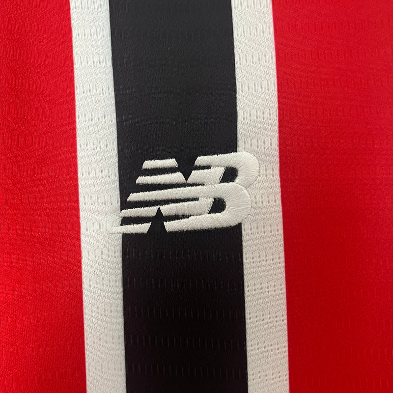 camisa-camiseta-manga-longa-sao-paulo-spfc-new-balance-nb-versao-torcedor-masculina-24-25-away-fora-ii-secundaria-2-james-rodrigues-vermelha-preta-branca-vermelho-preto-branco_6