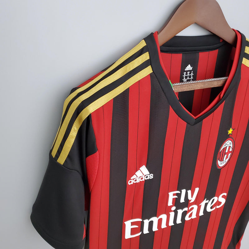 camisa-camiseta-milan-adidas-emirates-fly-versao-torcedor-masculina-13-14-home-casa-i-principal-1-vermelha-preta-vermelho-preto-dourada-dourado-retro_3