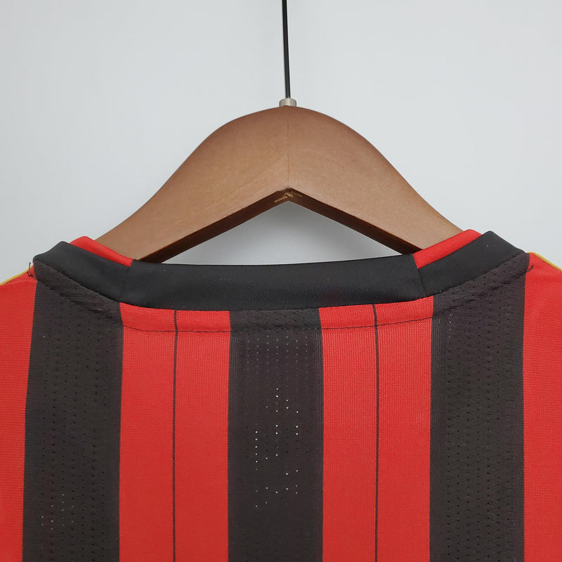 camisa-camiseta-milan-adidas-emirates-fly-versao-torcedor-masculina-13-14-home-casa-i-principal-1-vermelha-preta-vermelho-preto-dourada-dourado-retro_6
