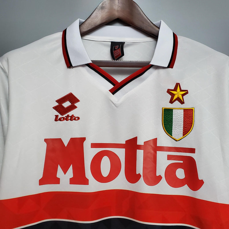 camisa-camiseta-milan-lotto-motta-versao-versao-torcedor-masculina-93-94-away-fora-ii-secundaria-2-vermelha-preta-vermelho-preto-branca-branco-retro-retro_8