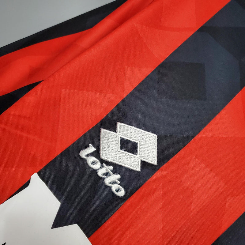 camisa-camiseta-milan-lotto-motta-versao-versao-torcedor-masculina-93-94-home-casa-i-principal-1-vermelha-preta-vermelho-preto-retro-retro_8
