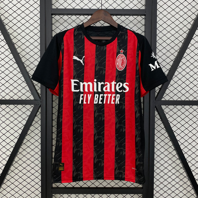 camisa-camiseta-milan-puma-emirates-fly-better-versao-torcedor-masculina-25-26-home-casa-i-principal-1-vermelha-vermelho-preta-preto_1