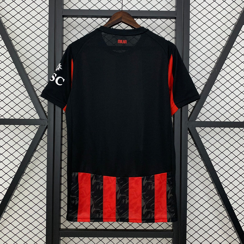 camisa-camiseta-milan-puma-emirates-fly-better-versao-torcedor-masculina-25-26-home-casa-i-principal-1-vermelha-vermelho-preta-preto_9
