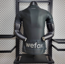 camisa-camiseta-milan-puma-emirates-fly-better-versao-versao-jogador-masculina-23-24-edicao-edicao-especial-pleasures-preta-preto-cinza-branca-branco_4