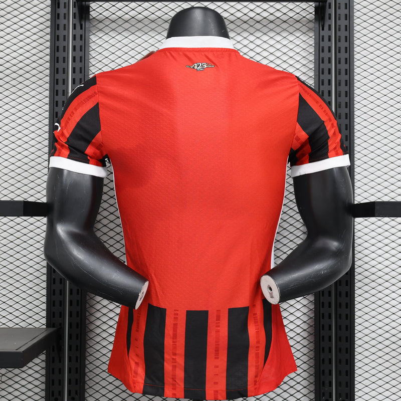 camisa-camiseta-milan-puma-emirates-fly-better-versao-versao-jogador-masculina-24-25-home-casa-i-principal-1-vermelha-preta-branca-vermelho-preto-branco_11