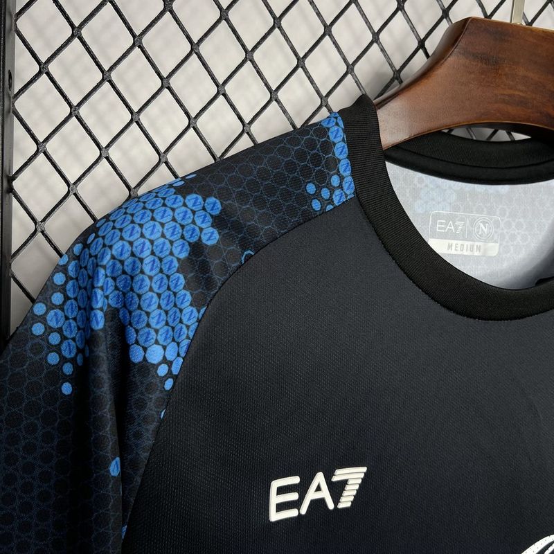 camisa-camiseta-napoli-ea7-coca-cola-versao-versao-torcedor-masculina-24-25-treino-preta-preto-azul_6