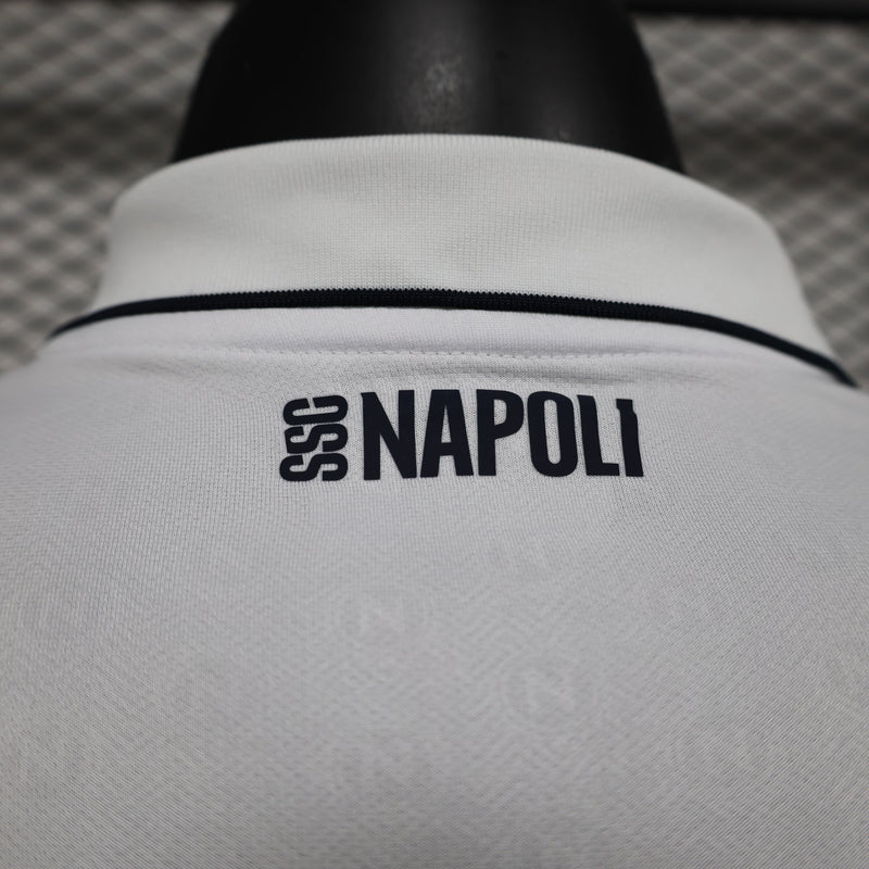 camisa-camiseta-napoli-ea7-msc-versao-versao-jogador-masculina-24-25-away-fora-ii-2-secundaria-branca-branco-preta-preto-azul_10